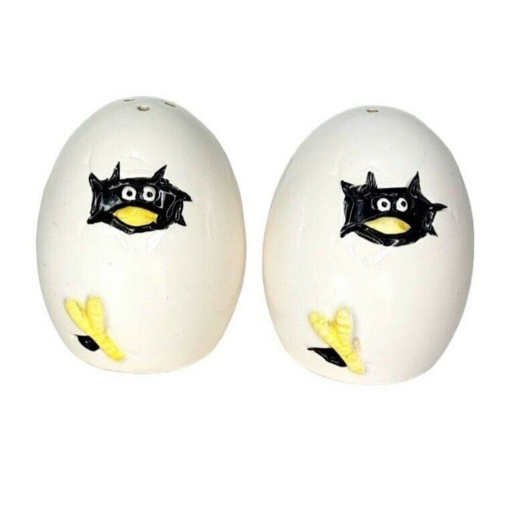 Vintage Black Bird Hatching Inside Big Egg Ceramic Salt & Pepper Shakers Japan